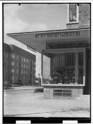 Baublock Helmholtzstr., Bunsenstr. Nr. 14 : [Bunsenstr., Ecke Ladenzeile, Kolonialwarenladen]