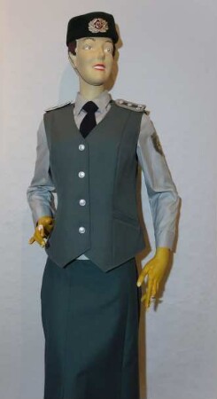 Uniform NVA Damen Grenzabfertigung