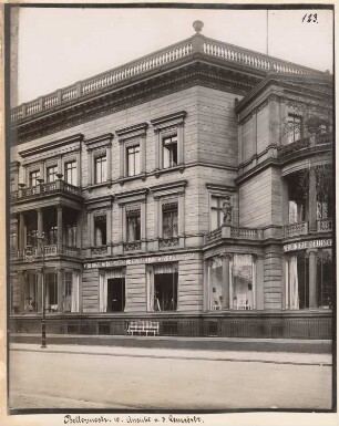 Wohnhaus Bellevuestraße 10, Berlin-Mitte: Ansicht von der Lennéstraße (aus: Julius Kohte, Alt-Berlin, Bauwerke in Berlin und Charlottenburg, aufgenommen 1907-1914)