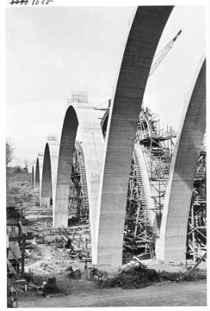 Rohrbach-(Friedens)brücke, km 211,808 - 212,130 Alle Bögen betoniert