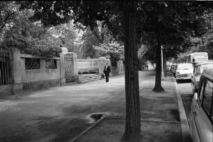 Pläne zum Entfernen der Stadtgartenmauer längs der Bahnhofstraße im Zusammenhang mit der Bundesgartenschau 1967.