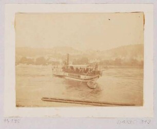Das Dampfschiff "Elbe" auf der Elbe in Dresden