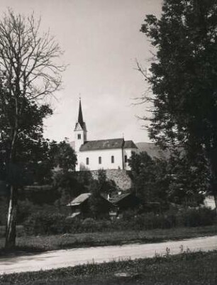 Kaprun. Österreich. Ansicht der Pfarrkirche