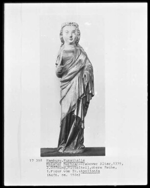 Grabower Altar — Mittelteil: Der gekreuzigte Christus mit Maria und Johannes zu beiden Seiten des Kreuzes; links und rechts Heilige und Propheten — Heilige Apollonia
