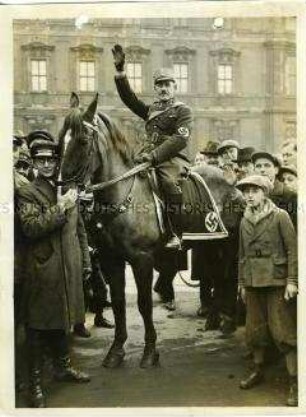 SA-Mann zu Pferd am Tag der Reichstagseröffnung