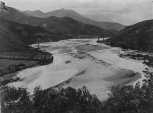 Das Tal des Fan : Blick in das Flusstal des Flusses Fan