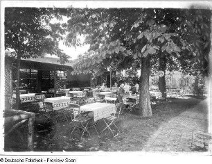 Wohnhaus mit Restaurant "Erholung"
