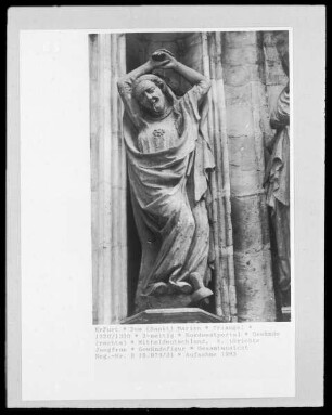 Triangel — Nordwestportal/ Jungfrauenportal — Gewändefigur