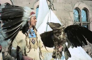 Freiburg: Werderring: Indianer mit Adler