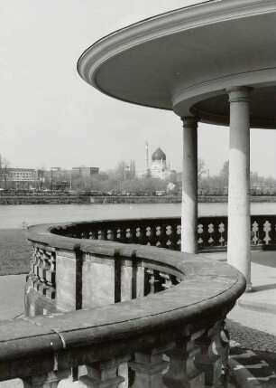Pavillon mit Glockenspiel