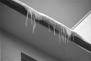 Wintereinbruch mit starkem Schneefall