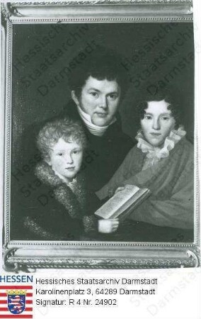 Schmidt, Familie / Ehepaar Schmidt mit Sohn, Brustbilder, in Rahmen