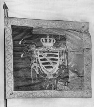 Fahne des Infanterie-Regiments v. Rechtem, II. Bataillon : Fahne des Infanterie-Regiments v. Rechtem, II. Bataillon. Applikation, Stickerei