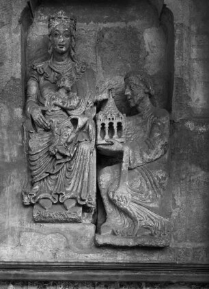 Madonna und ein geistlicher Stifter mit Kirchenmodell