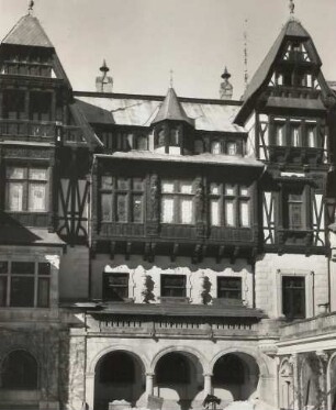 Sinaia. Schloss Peles (um 1900). Teilansicht der Fassade
