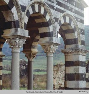 Santissima Trinità di Saccargia, Codrongianos