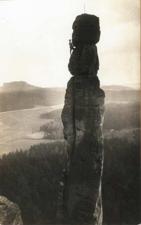 Elbsandsteingebirge. Barbarine am Pfaffenstein. Kletterei am Kopf