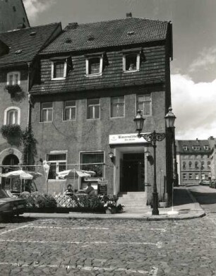 Roßwein, Markt 7. Wohnhaus mit Gaststätte "Bauernstübchen" (1801/1900)