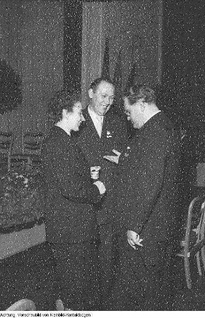 Dresden, Feier 10 Jahre Christlich Demokratische Union (CDU) mit Otto Nuschke (CDU-Vorsitzender), CDU-Mitgliedern, Feier Karg, Januar 1956