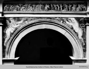 Getreideernte; Putten mit Festons - Ausschmückung des Hofes mit Fresken und Terrakottareliefs
