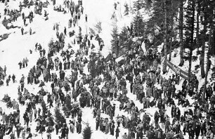 Feldberg: Internationales Feldberg-Skispringen; Publikum vom Turm