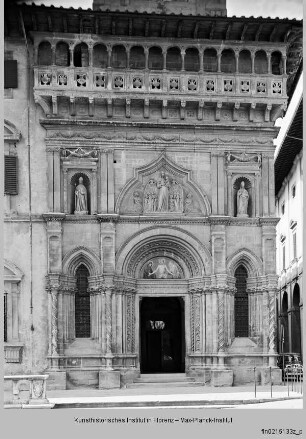 Palazzo della Fraternità dei Laici, Arezzo