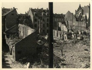 Zerstörungen Zweiter Weltkrieg - Luftangriff 2./3.09.1942. Bachstraße, Philippstraße, Mühlburg