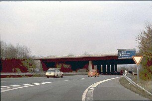 Ausfahrt aus Kreisel Südwest (Frankfurt Richtung Weinheim) zu Hauptfahrbahn Süd der A659 (Mannheim Richtung Weinheim)