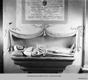 Grabmal des Bartolomeo Aragazzi : Liegefigur des Bartolomeo Aragazzi vom ehemaligen Grabmal