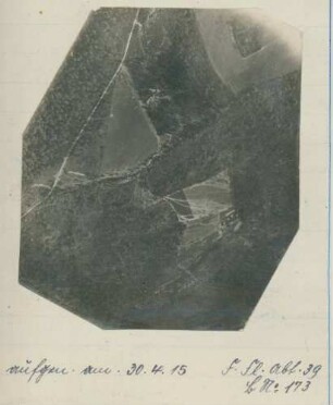 Foto feindlicher Batterien im "Oulcher-Wald" südwestlich des Château de Blanc Sablon (Luftbild)