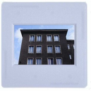 Berlin, Wohn- u. Geschäftshaus Schwedter Str./Kastanienallee