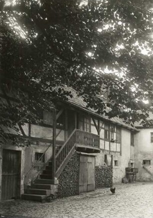 Wilsdruff. Gut an der Jacobikirche. Alter Hof mit Außenaufgang