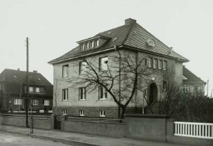 Güstrow, John-Brinckmann-Straße 10. Wohnhaus