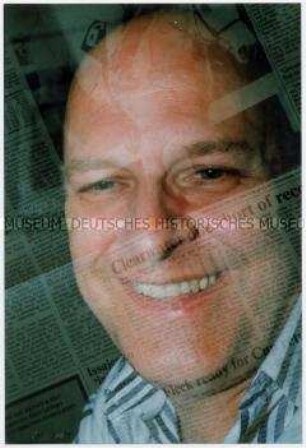 Fotomontage: Gesicht eines Mannes mit Zeitung (Prämiertes Foto Sonderthema: Familienbilder)