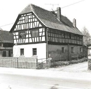 Pegau-Wiederau, Hauptstraße 13a (ehem. Nr. 31). Zweiseithof (um 1800). Straßenansicht des Wohnstallhauses
