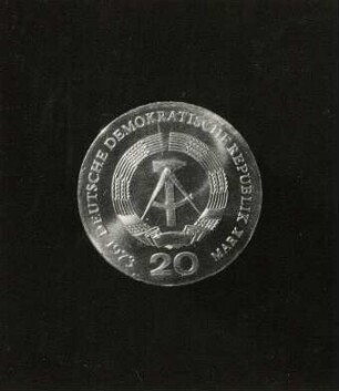 Zwanzig-Mark-Münze (Gedenkmünze zum 60. Todestag von August Bebel) : Zwanzig-Mark-Münze (Gedenkmünze zum 60. Todestag von August Bebel). Revers. Durchmesser 33 mm (1973)