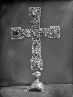 Altarkreuz mit gravierter Rückseite, so genanntes Heinrichskreuz