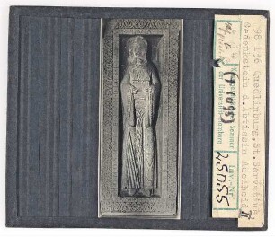 Quedlinburg, St. Servatius: Gedenkstein der Äbtissin Adelheid II. (gest. 1095)
