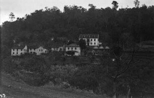 Deutsches evangelisches Internat : Blick auf ein deutsches evangelisches Internat am Waldrand im Bundesstaat Santa Catarina.