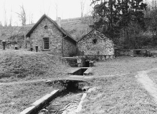Sachgesamtheit Wasserwerk, Erdbehälter und Pumpanlage; Grünberg, Brunnental 1, Im Brunnental, Heilige Kreuz, Äschersbach, Am Spanneimer