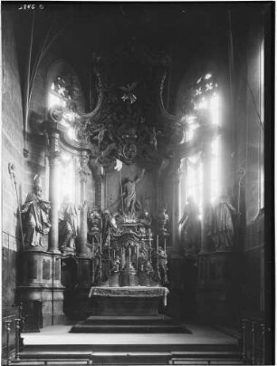 Külsheim Katholische Stadtkirche Sankt Martin Innenansicht Richtung Chor mit Hochaltar (um 1775)