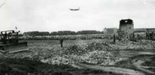 Ausbau einer neuen Piste für die Flugzeuge der Luftbrücke in Tempelhof