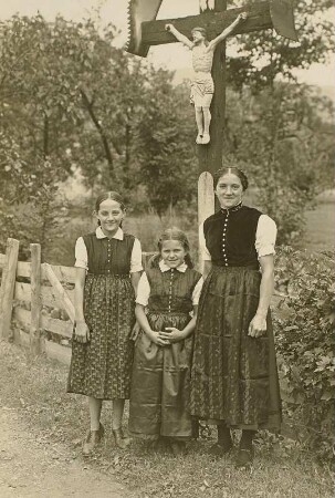 Schwarzwald. Mädchen in Tracht aus dem Simonswälder Tal (Tal der Wilden Gutach)