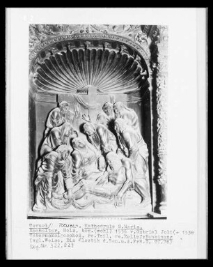 Tabernakelgeschoss, rechter Teil, rechtes Relief: Beweinung Christi