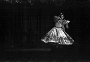 Bukarest: Oper, Mercedes Pavelic tanzt "Kroatische Tänze"