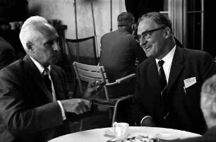 13. Tagung 1963 Medizin; Gruppen beim Bayrischen Frühstück: Severo Ochoa, Hugo Th. Theorell