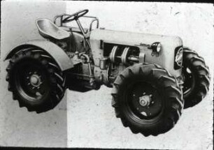 Eicher-Allradtraktor 42 PS