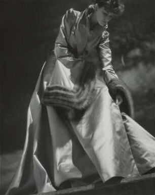 Modeaufnahme, Modell Ruth Haurwitz (femina)