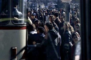 Baneasa: Gedränge beim Buseinstieg