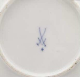 Unterschale in Miniaturform mit Chinoiserie — Porzellanmarke